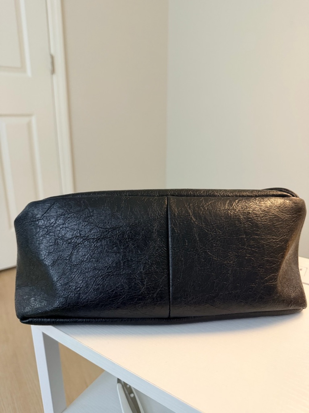 Betsey Johnson “Luv Betsey” Black Bow Shoulder Bag | Slouchy Hobo Purse - Picture 8 of 8